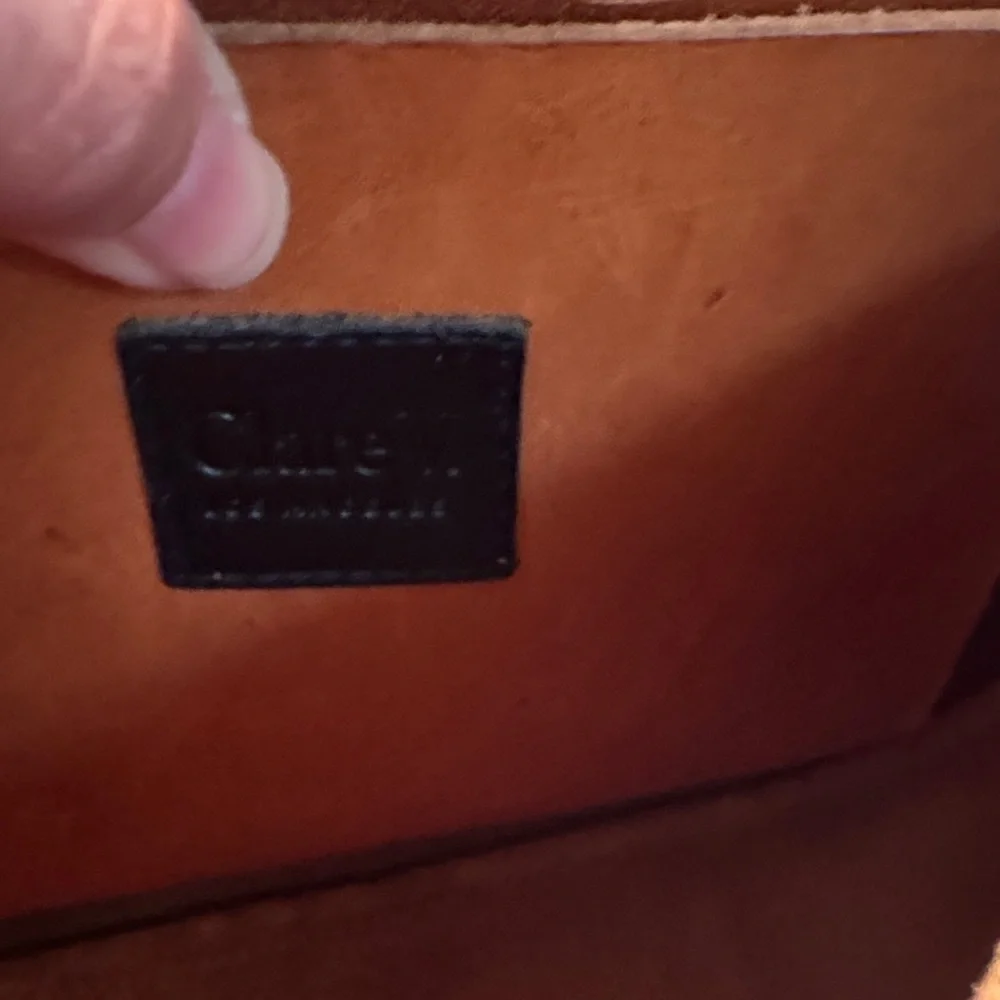 Elegant Tan Leather Shoulder Bag with Braided Accent - Picture 3 of 9